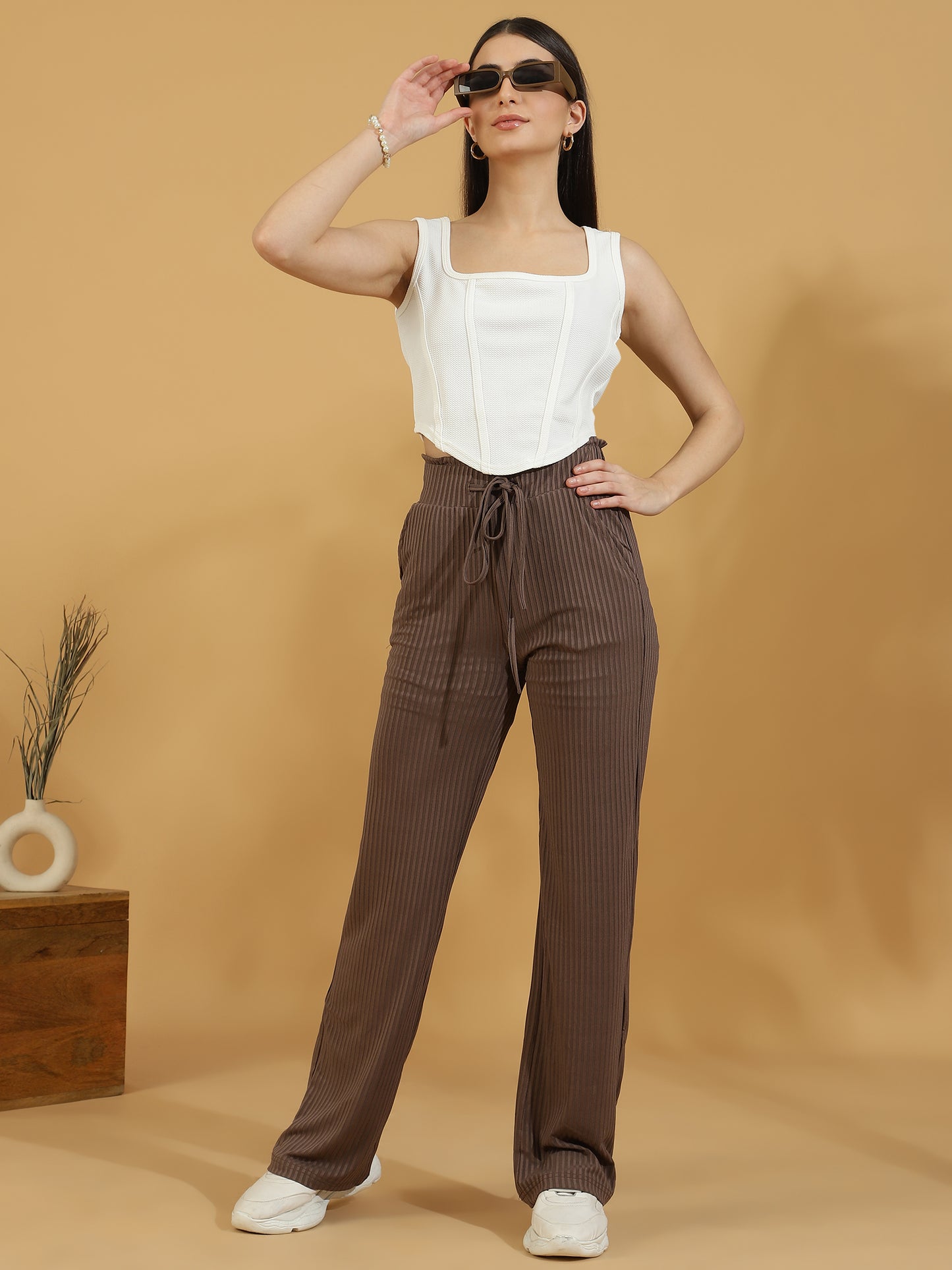 Solid Ribbed Trousers (Brown)