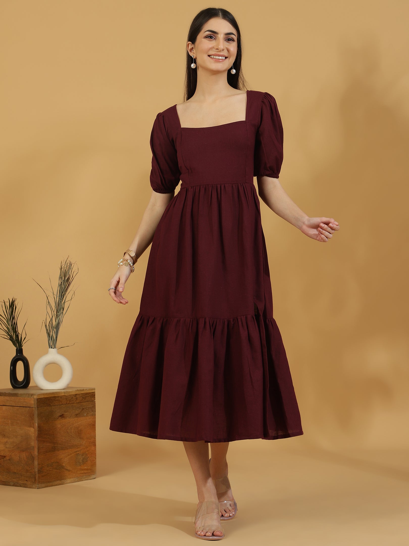 Squared Neck Sleeve Tiered Dress (Maroon)