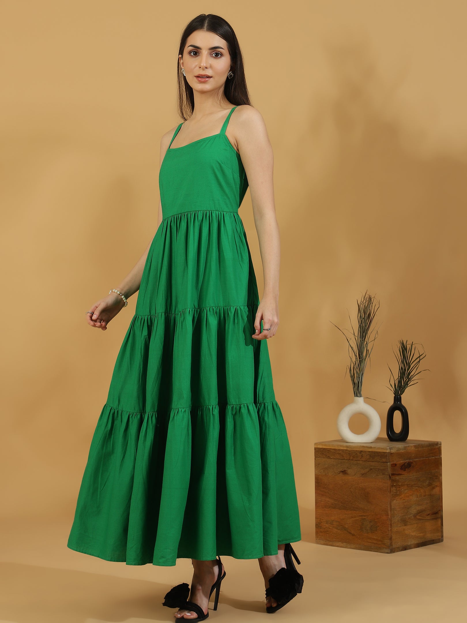 Solid Tiered Shoulder Strap Dress (Green)