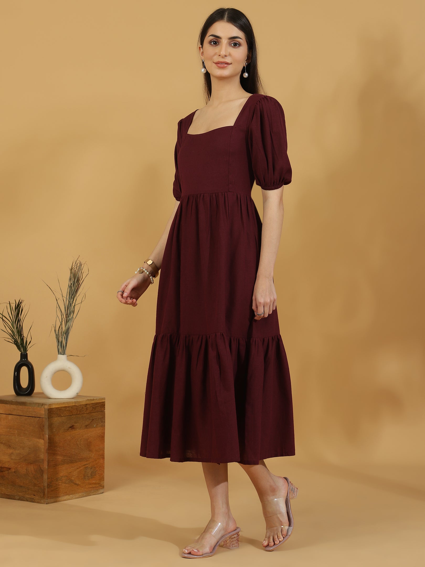 Squared Neck Sleeve Tiered Dress (Maroon)