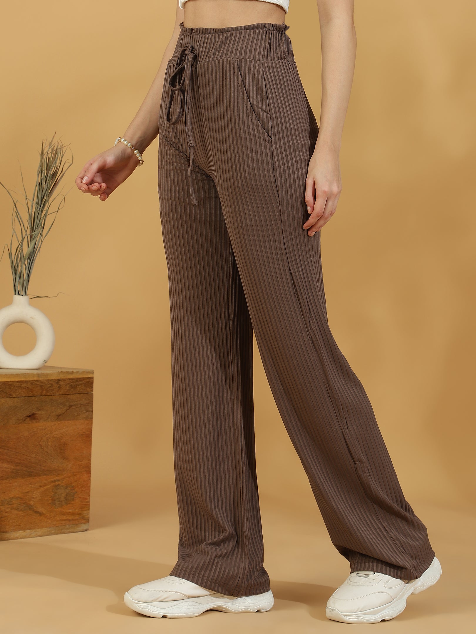 Solid Ribbed Trousers (Brown)