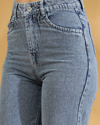 High Rise Straight fit Light Jean (Blue)
