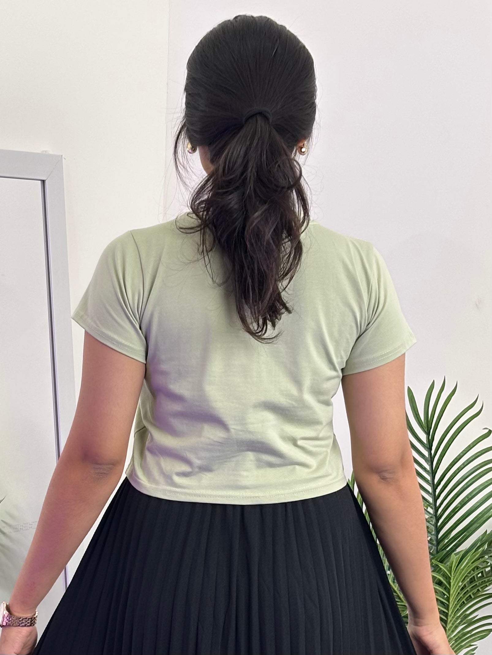 Solid Crop Top with Sleeve (Light Green)