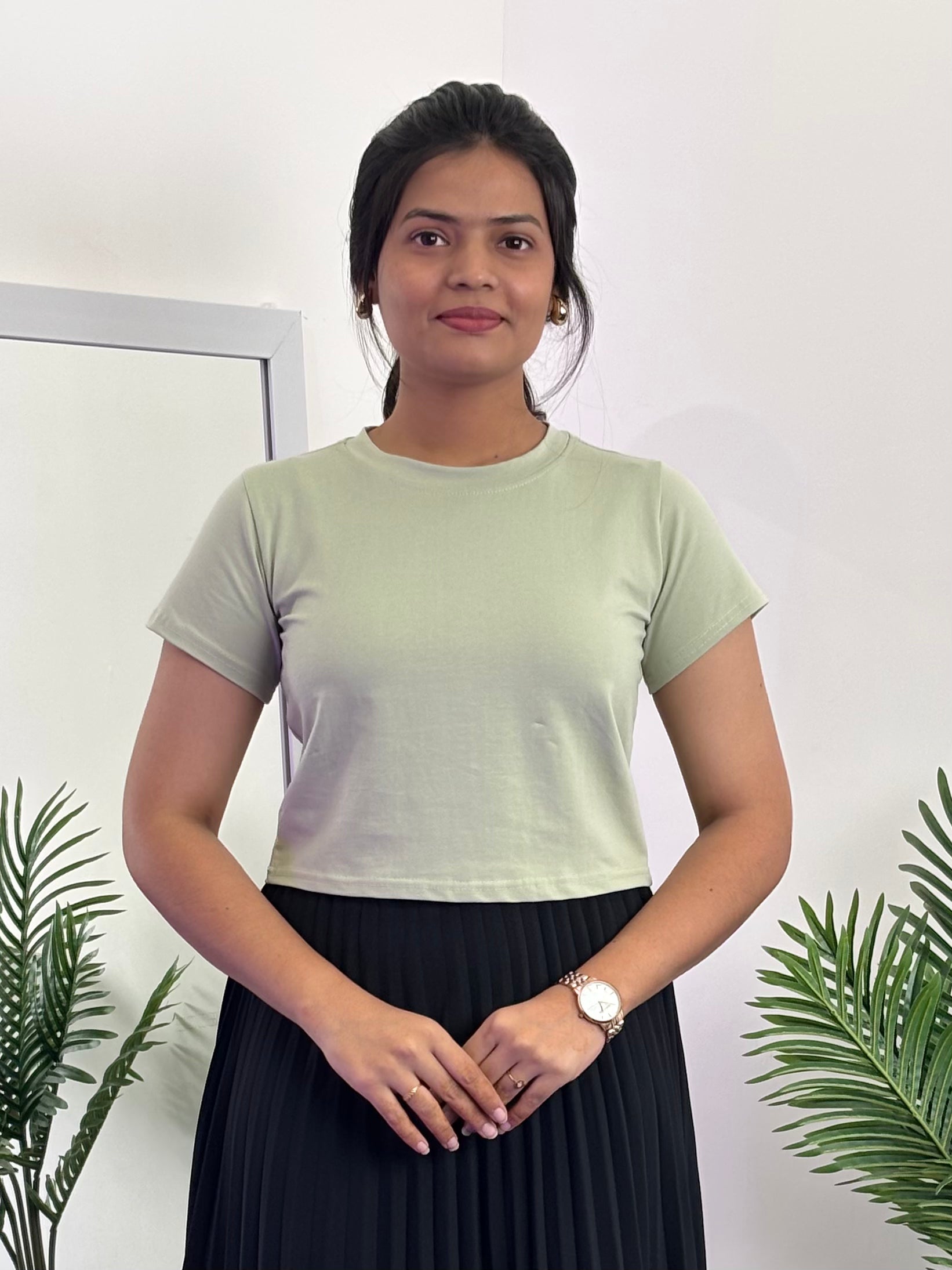 Solid Crop Top with Sleeve (Light Green)