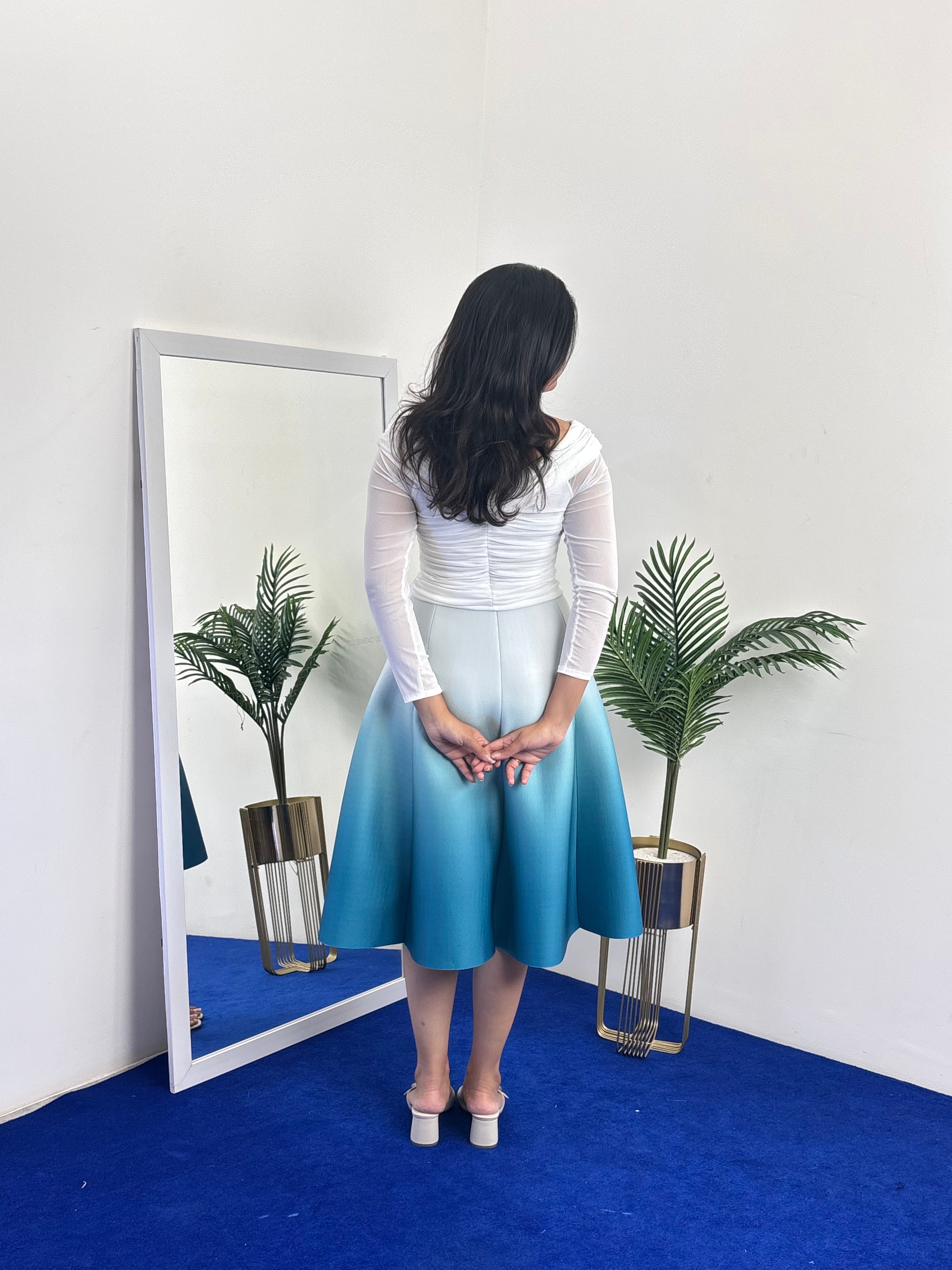 Ombre Scuba Skirt (White - Sea Blue)