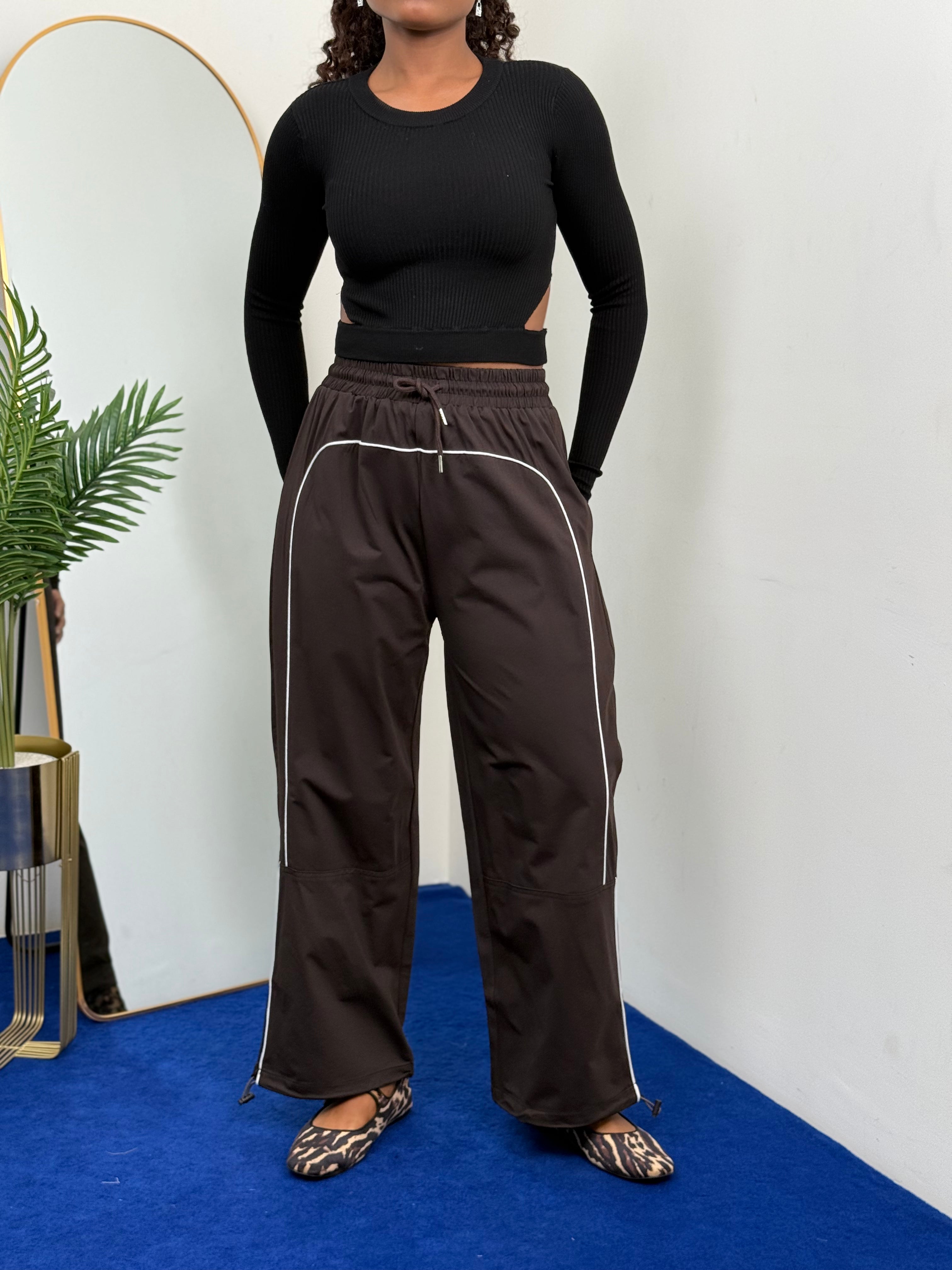 Color_Dark Brown